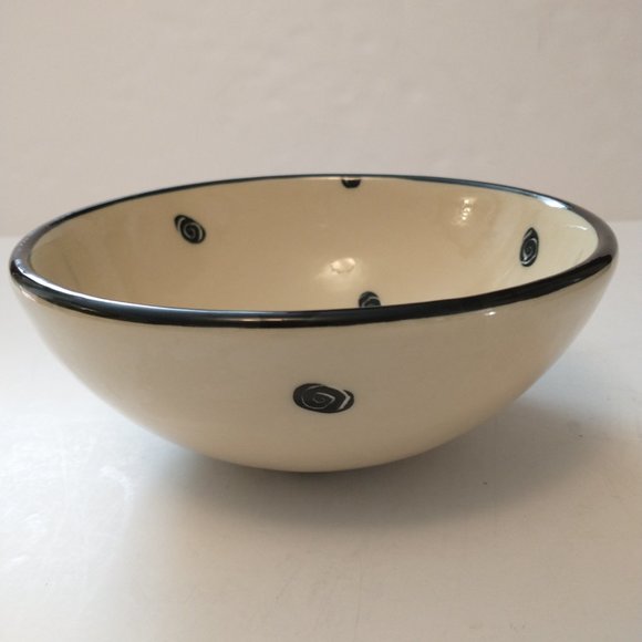 Alison Palmer Pottery Whimsical Black Bird with Heart 7.5 Bowl Signed - Picture 4 of 4